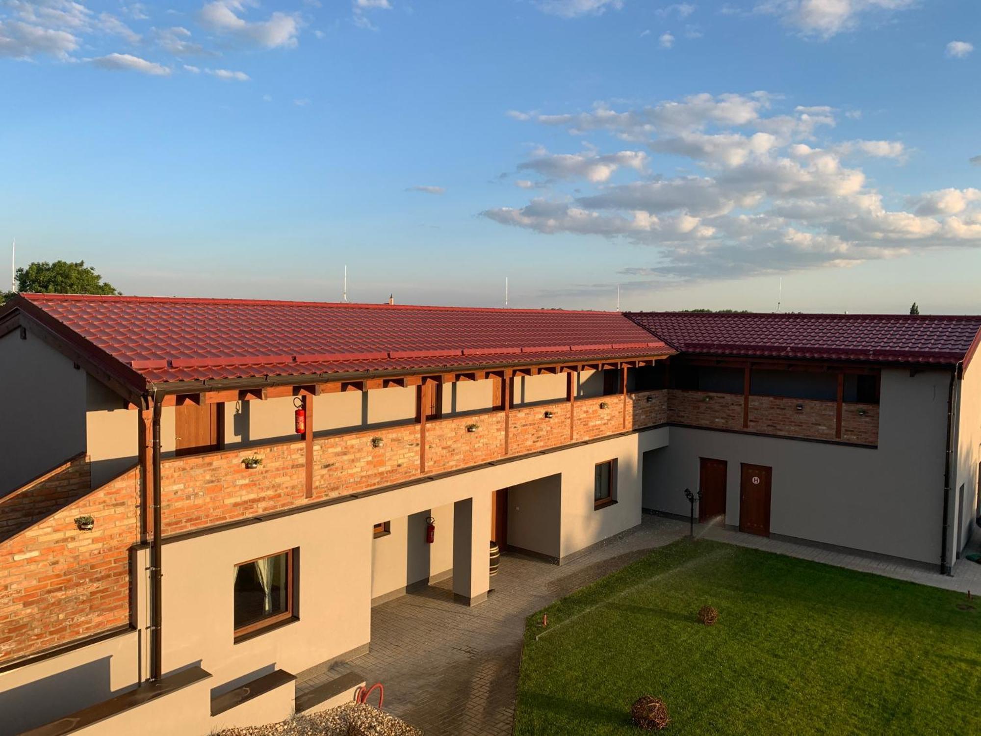 Penzion Vinarstvi Fabikovic Velke Bilovice Exterior photo